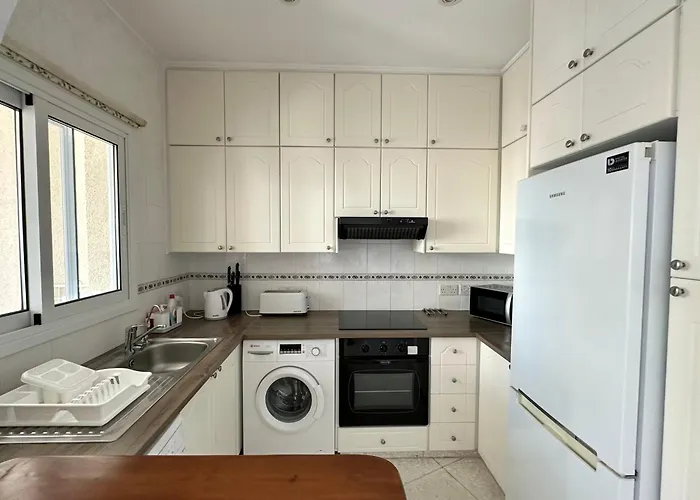 King's Palace 2bd, 2bath Sea View Paphos