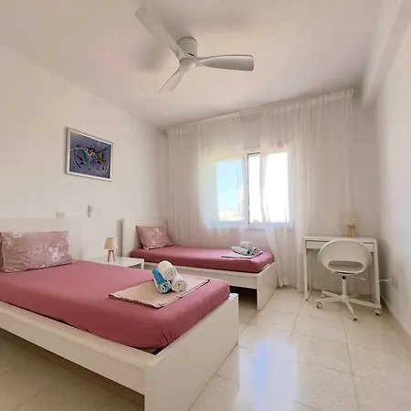 King's Palace 2bd, 2bath Sea View *